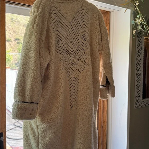 We The Free Cream and Black Sherpa Jacket NWT - Picture 8 of 8